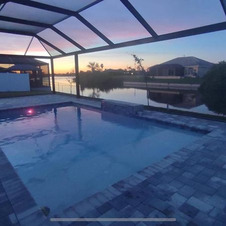 Newly Built Villa Ballerina With Heated Pool And Incredible View Into Beautiful Arrowheadcanal Cape Coral Exterior foto
