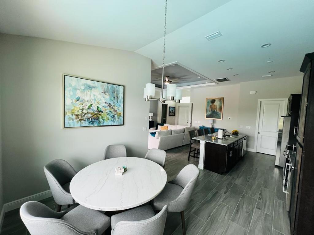 Newly Built Villa Ballerina With Heated Pool And Incredible View Into Beautiful Arrowheadcanal Cape Coral Exterior foto