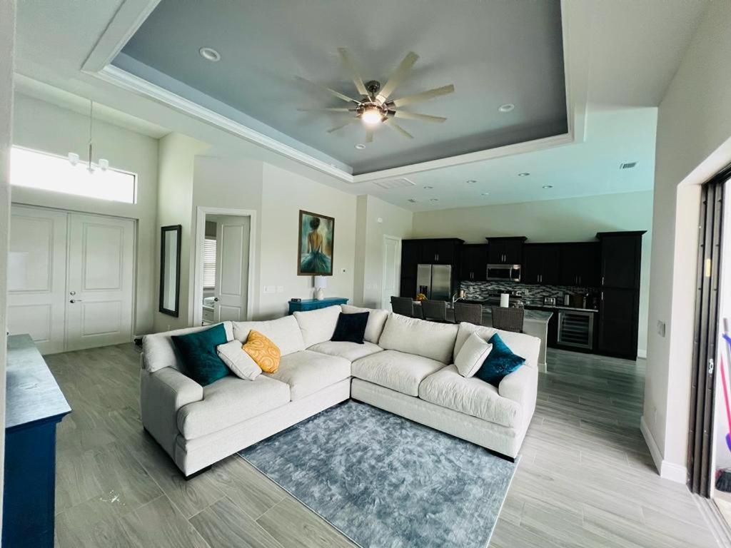 Newly Built Villa Ballerina With Heated Pool And Incredible View Into Beautiful Arrowheadcanal Cape Coral Exterior foto