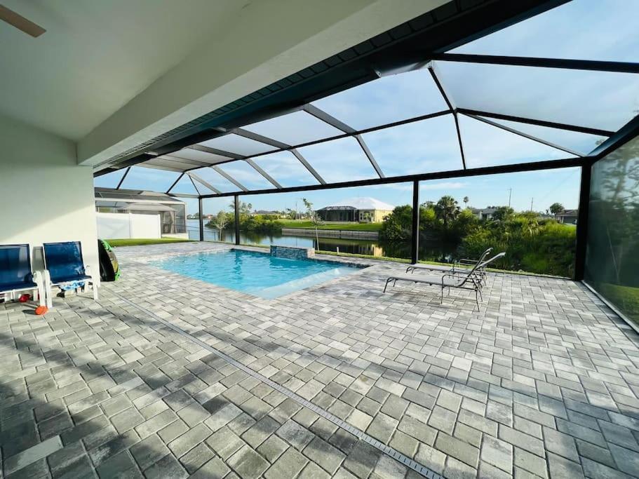 Newly Built Villa Ballerina With Heated Pool And Incredible View Into Beautiful Arrowheadcanal Cape Coral Exterior foto