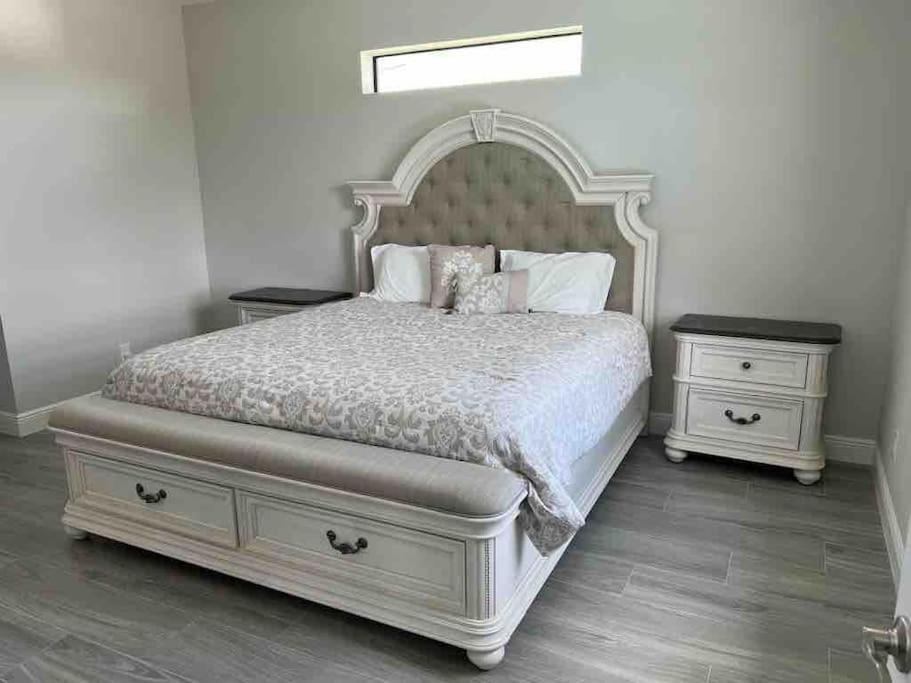 Newly Built Villa Ballerina With Heated Pool And Incredible View Into Beautiful Arrowheadcanal Cape Coral Exterior foto