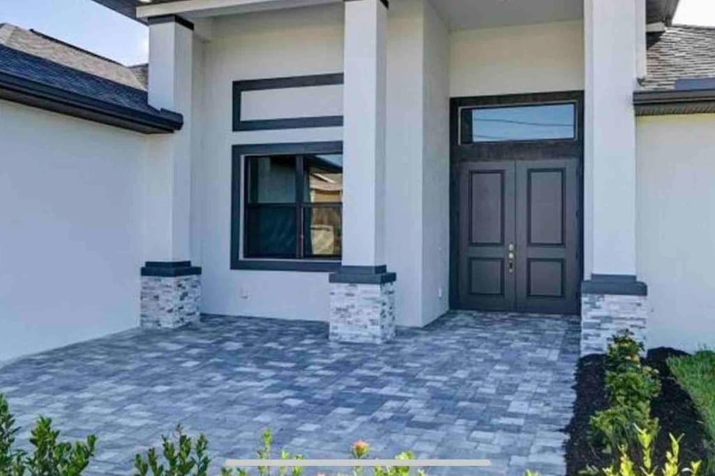 Newly Built Villa Ballerina With Heated Pool And Incredible View Into Beautiful Arrowheadcanal Cape Coral Exterior foto