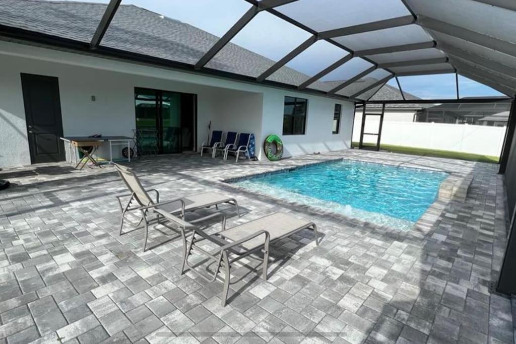 Newly Built Villa Ballerina With Heated Pool And Incredible View Into Beautiful Arrowheadcanal Cape Coral Exterior foto