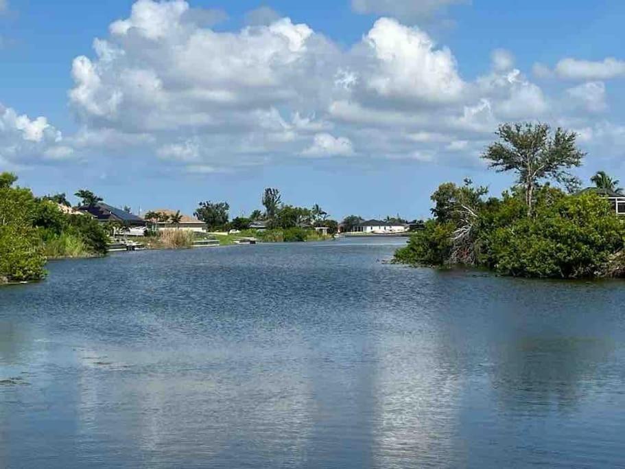Newly Built Villa Ballerina With Heated Pool And Incredible View Into Beautiful Arrowheadcanal Cape Coral Exterior foto